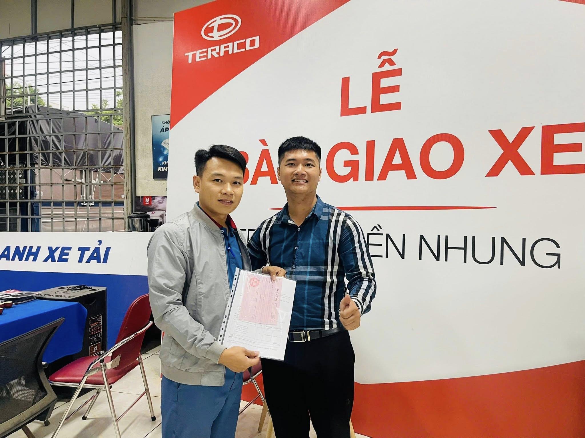 Ký hợp đồng xe TERA100S thùng kín cho doanh nghiệp phân phối phụ tùng xe máy