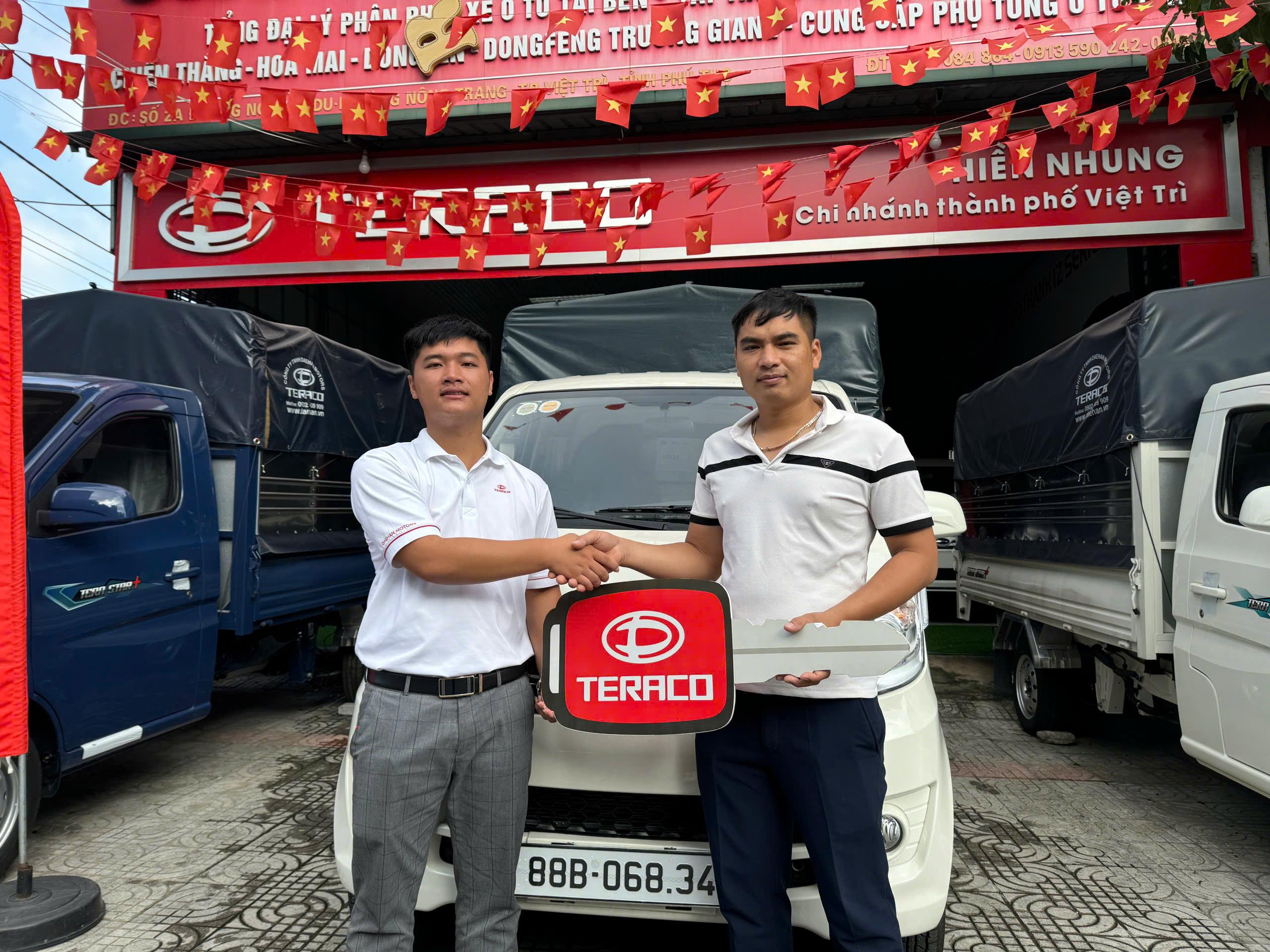 BÀN GIAO XE TERA100S THÙNG MUI BẠT – ƯU ĐÃI KHỦNG, TẶNG NGAY 10 TRIỆU TIỀN MẶT